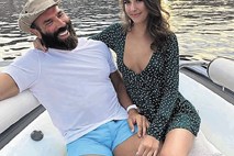 Dan Bilzerian s topovi strelja okoli Lastova