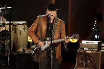 Legendarni Neil Young s tožbo nad Donalda Trumpa