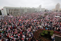 Lukašenko po množičnih protestih dopustil možnost spremembe ustave