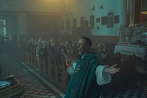 Recenzija filma Corpus Christi: Lažni duhovnik kot ogledalo sodobne Poljske