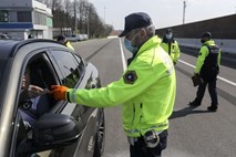 Odhod iz rdečih regij dovoljen le posameznikom s seznama izjem, ne pa tudi družinskim članom 