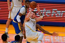 #video Dončićevih 39 točk za zmago Dallasa nad Golden State Warriors