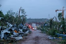 Na Kitajskem v dveh tornadih umrlo 12 ljudi