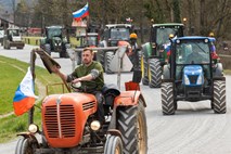 Kmetje opustili pogajanja z vlado, nadaljevali bodo stavkovne aktivnosti